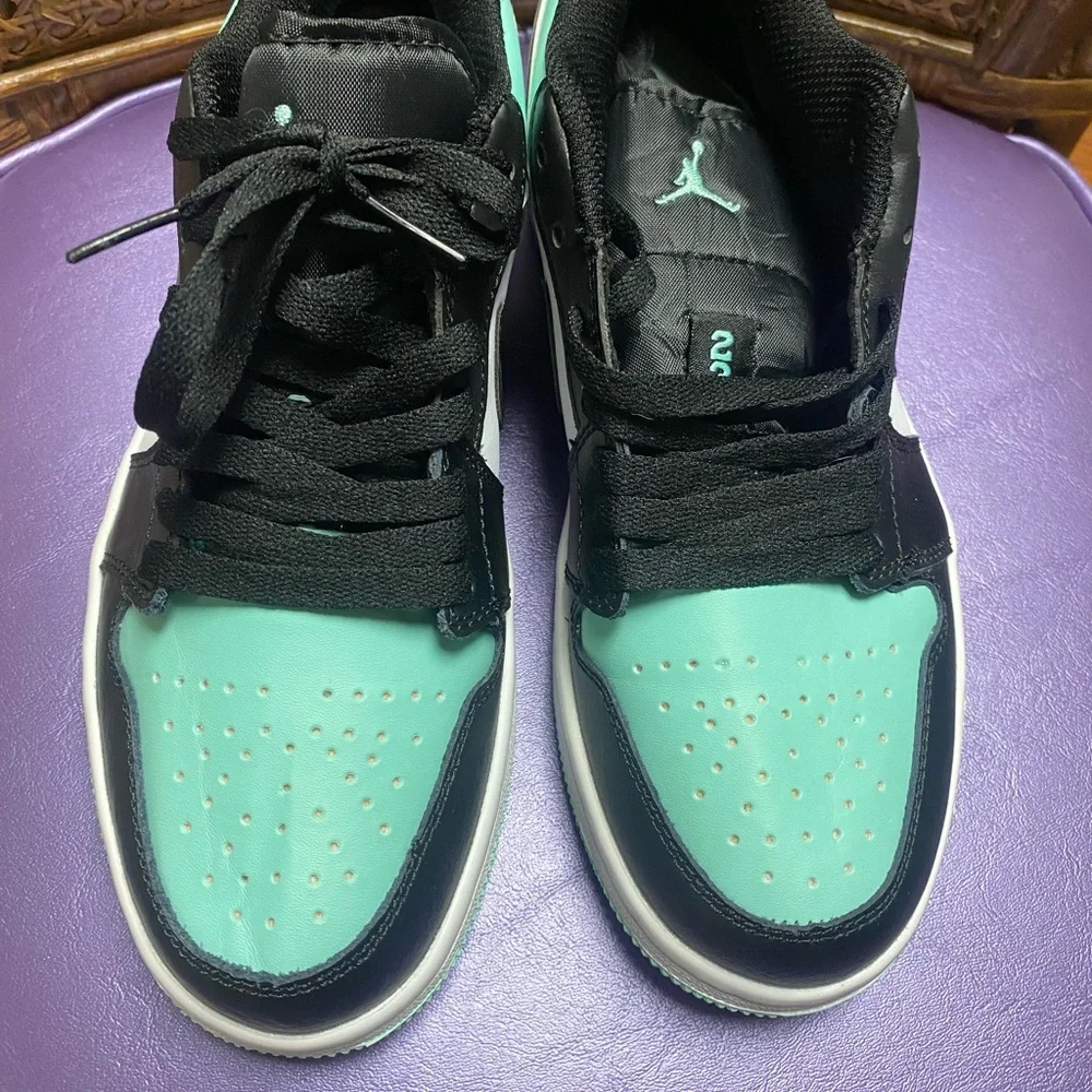 Air Jordan 1 Low Emerald Rise 553558-117 - Picture 8 of 12